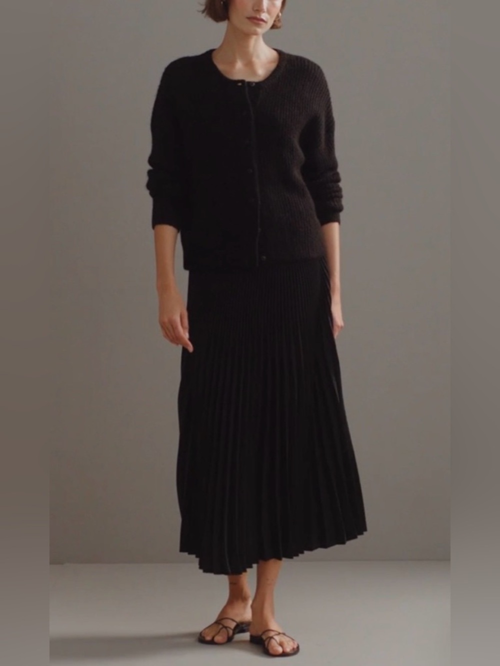 NWOT Jenni Kayne Pleated Midi Skirt Black Minimalist Elastic Waist Essential M - Picture 3 of 6